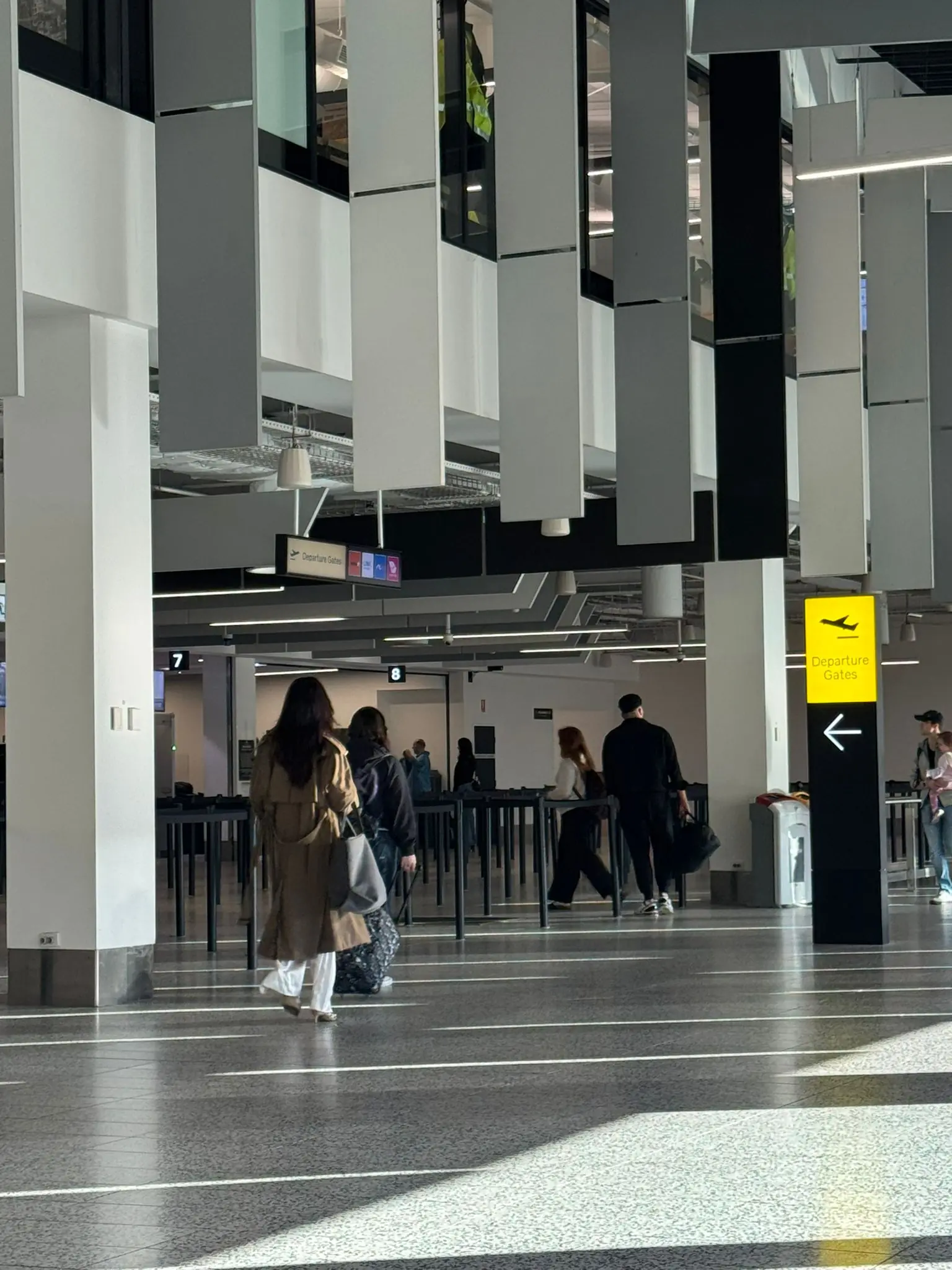 Hailing a taxi in Melbourne city
